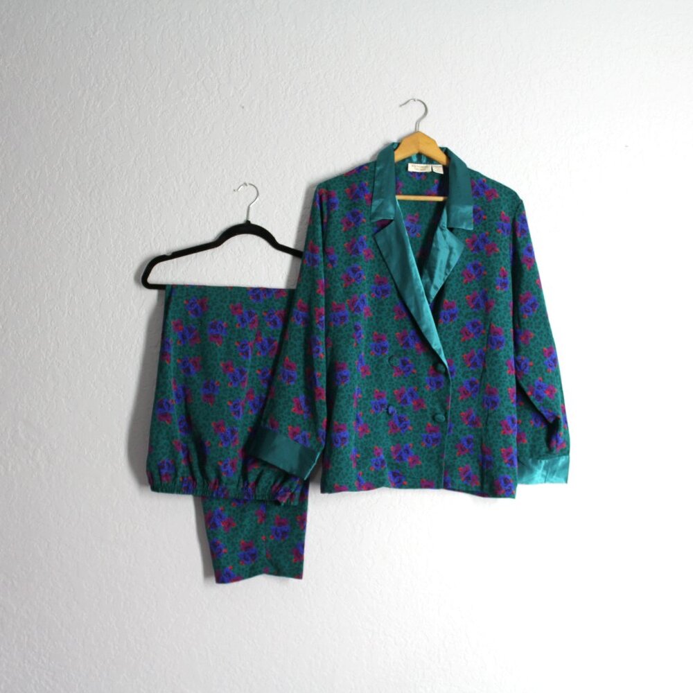 Vintage Victoria's Secret Gold Label double-breasted lounge pajama satin set  M